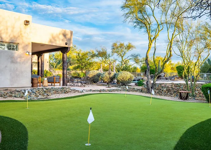 Private Desert Sanctuary With Pool Putting